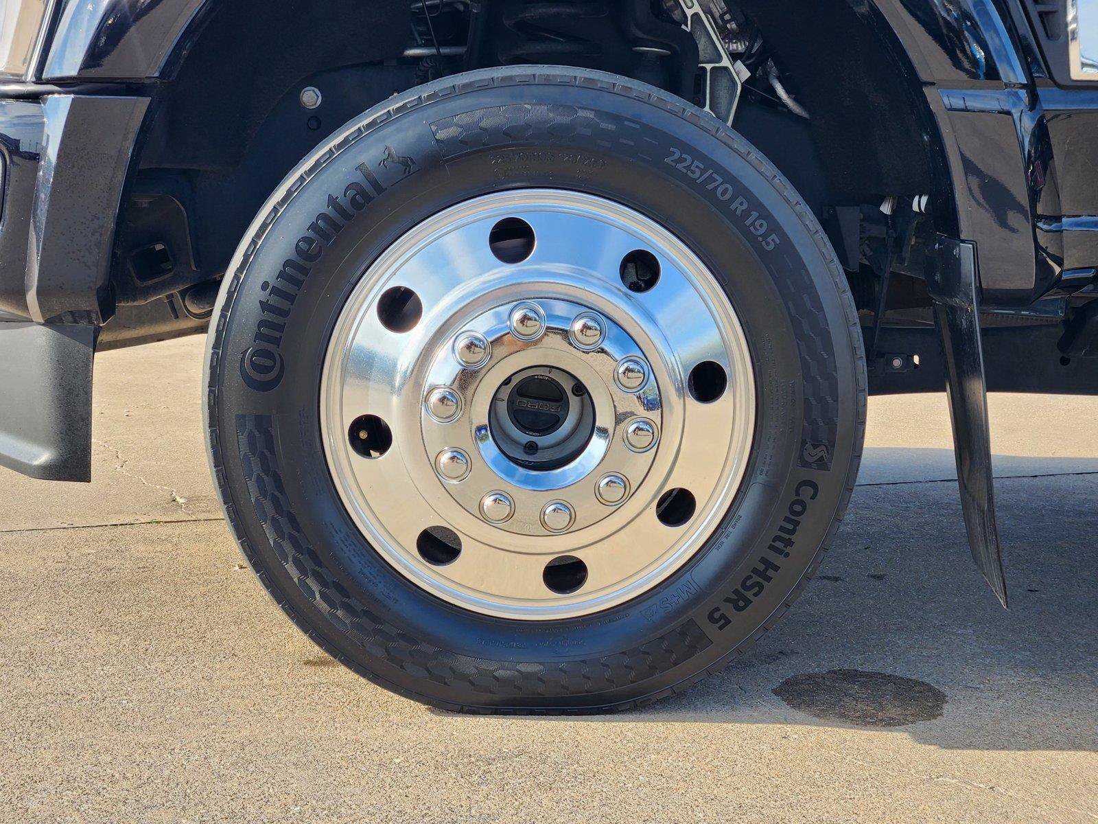 Certified 2024 Ford F450 Platinum w/ FX4 Off-Road Package AWD/4WD image 8