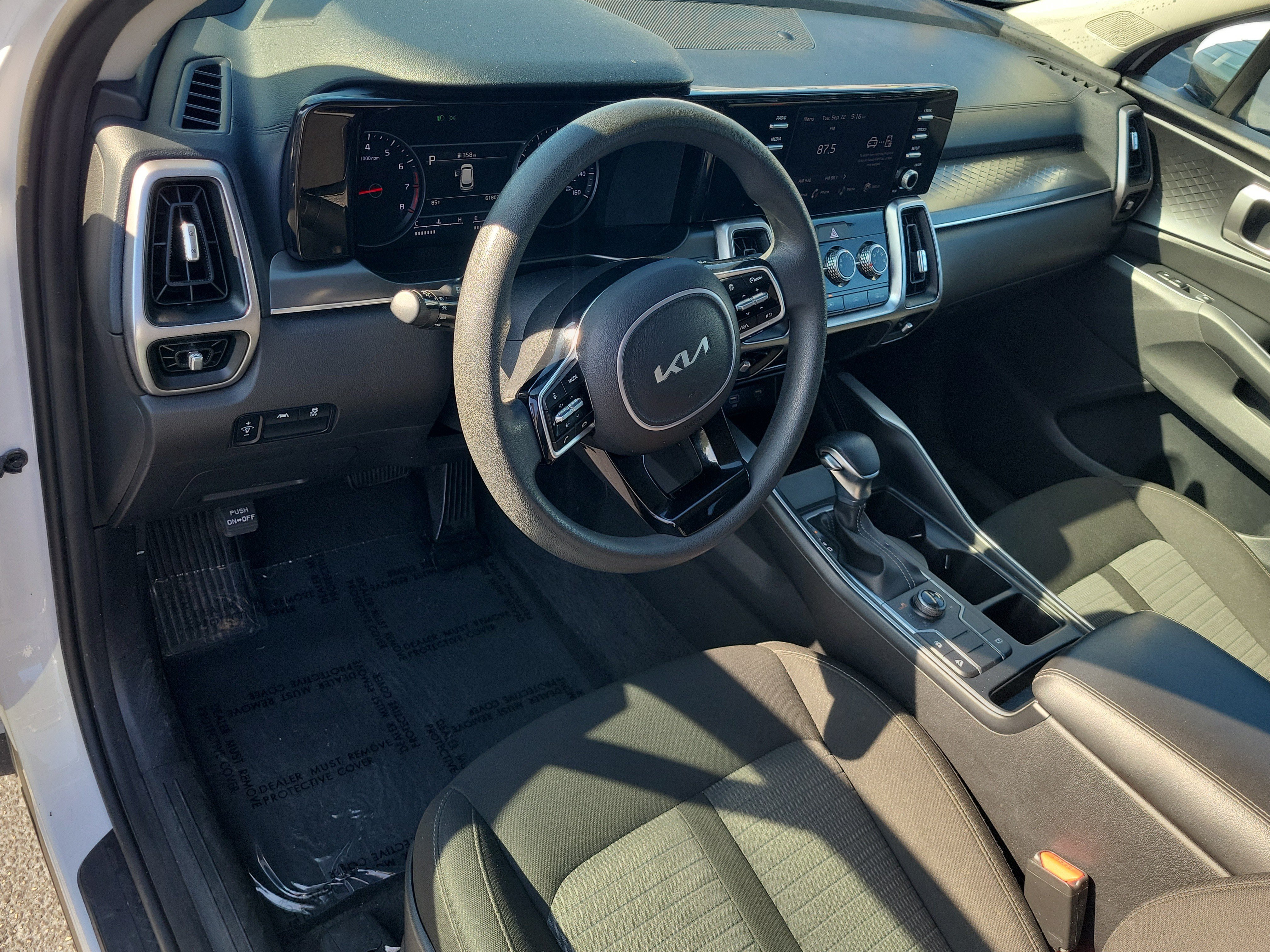 Used 2023 Kia Sorento LX AWD/4WD image 22