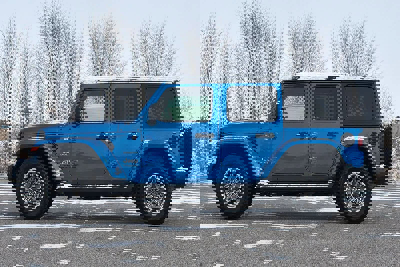 Used 2022 Jeep Wrangler Unlimited Sahara w/ Cold Weather Group image 2