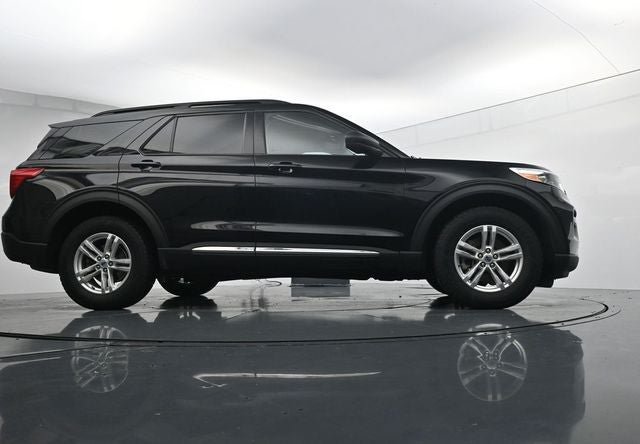 Certified 2023 Ford Explorer XLT w/ Equipment Group 202A AWD/4WD image 38