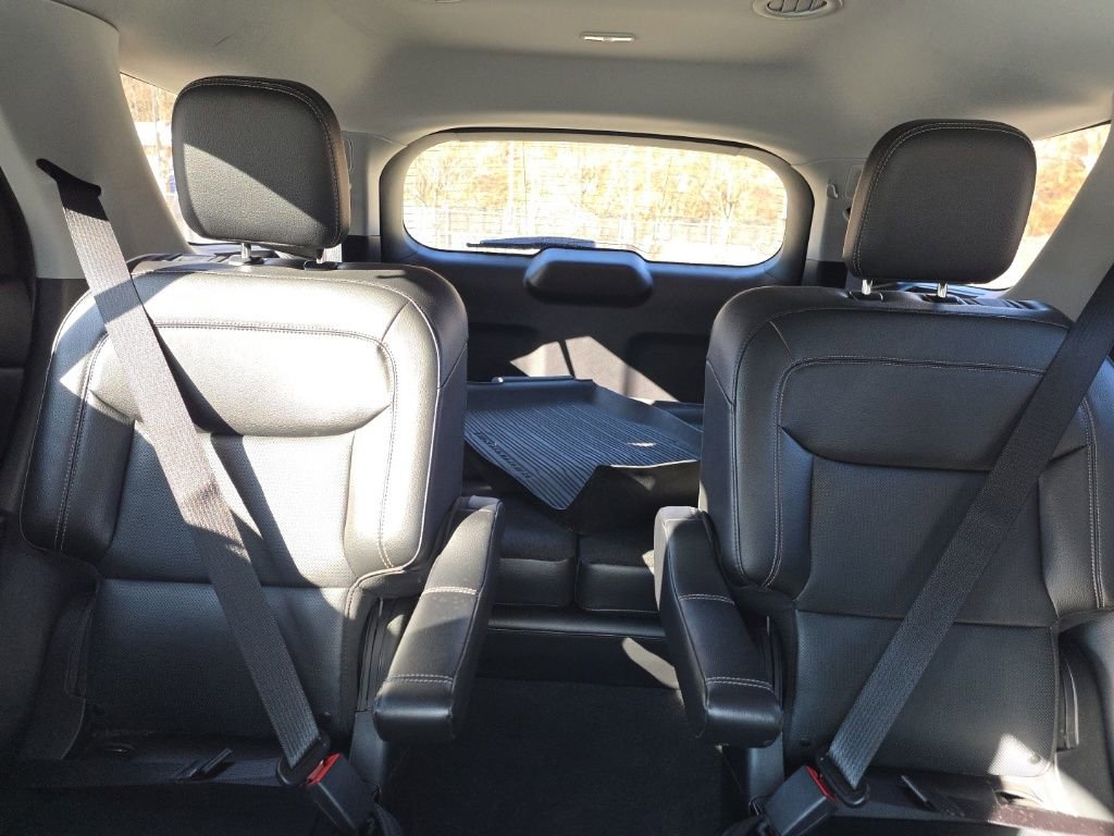 Certified 2022 Ford Explorer Limited w/ Limited Technology Package image 21