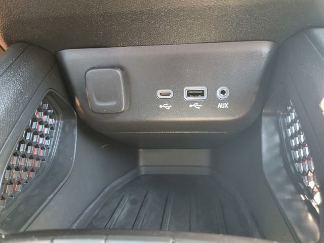 Used 2023 Chevrolet TrailBlazer RS w/ Convenience Package AWD/4WD image 24
