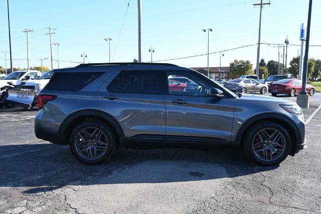 Certified 2025 Ford Explorer ST AWD/4WD image 8