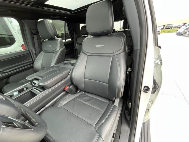 Certified 2026 Ford Expedition Platinum w/ Stealth Appearance Package AWD/4WD image 17