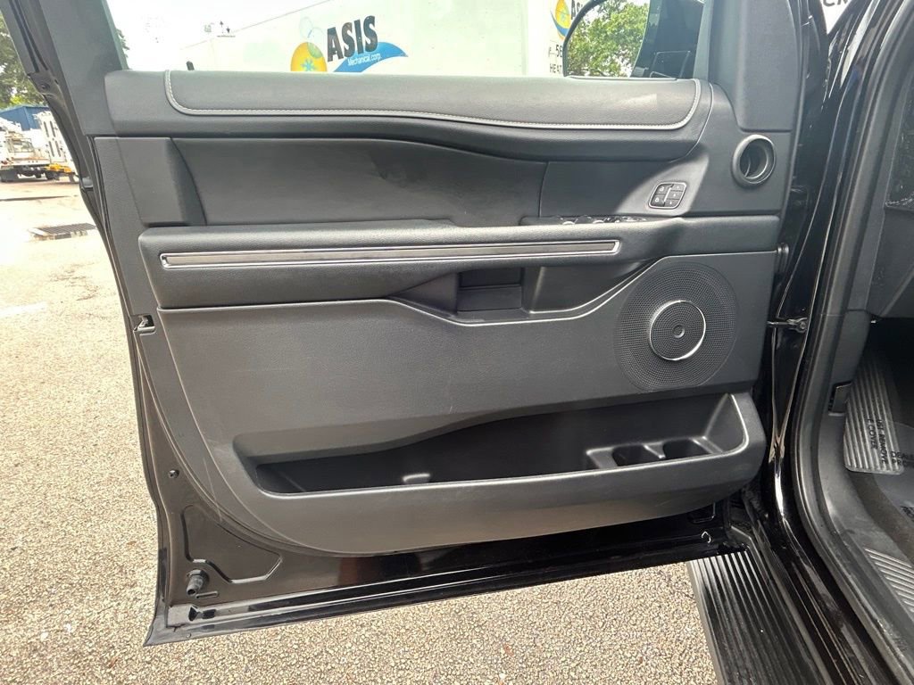 Certified 2024 Ford Expedition XLT image 37