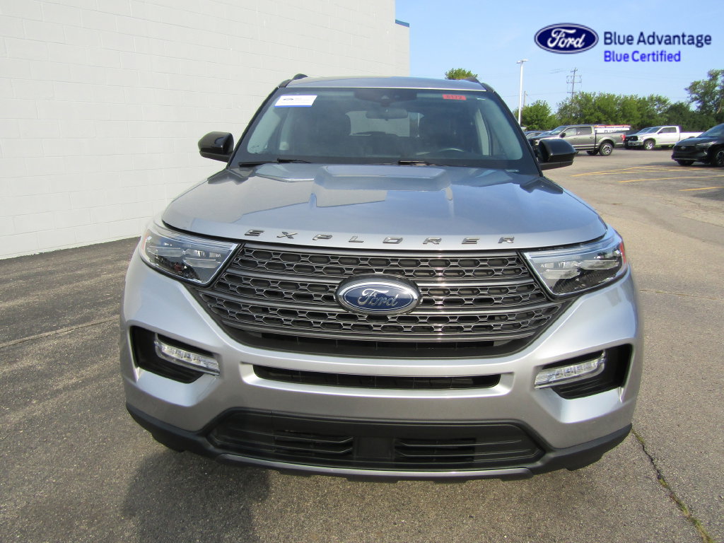 Certified 2024 Ford Explorer XLT w/ Equipment Group 202A AWD/4WD image 7