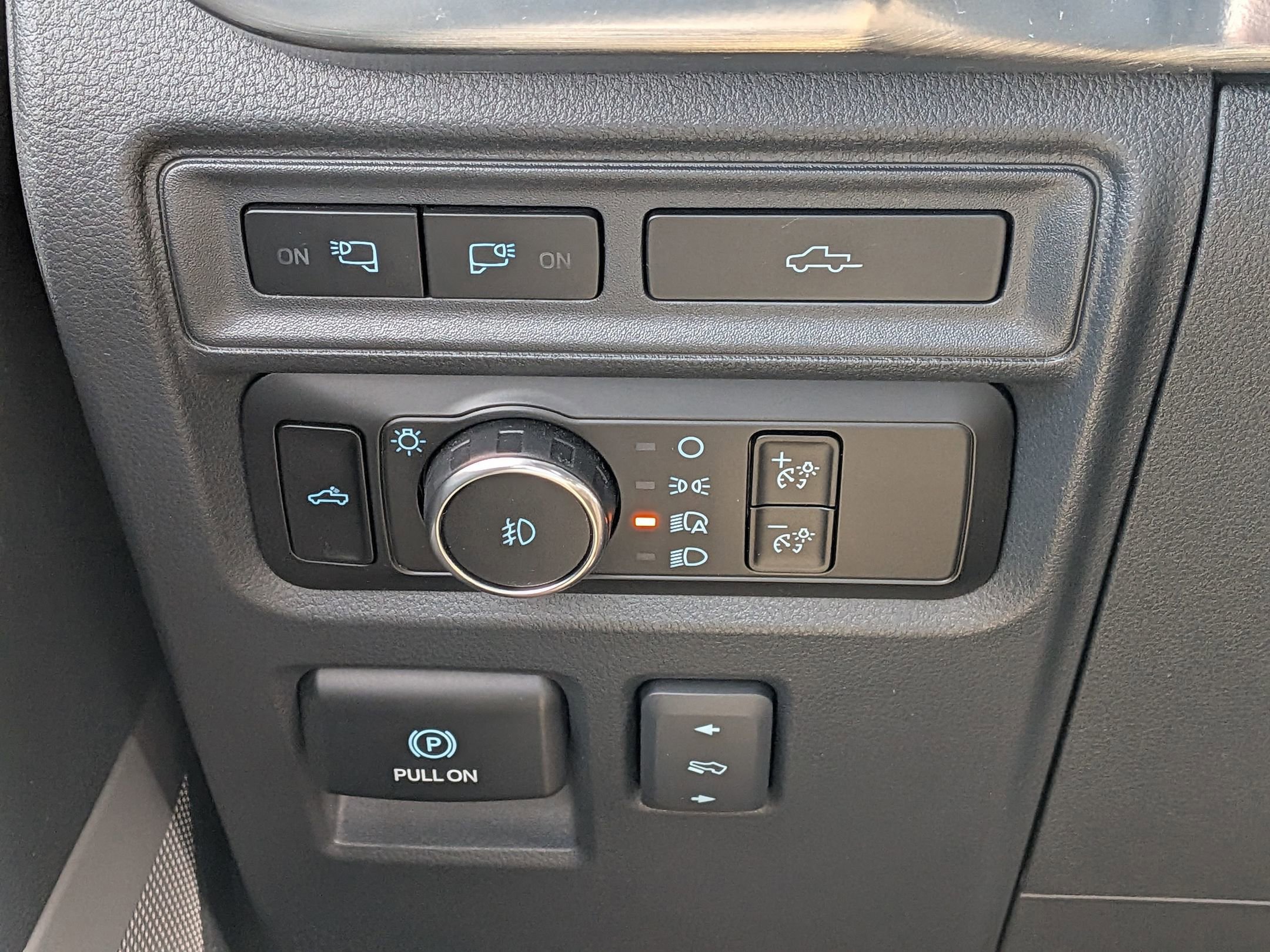 Certified 2023 Ford F150 Lariat w/ Equipment Group 502A High image 19