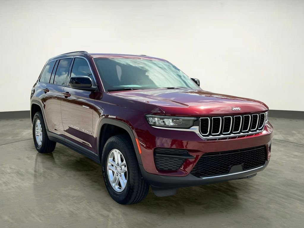 Used 2025 Jeep Grand Cherokee Laredo w/ Trailer Tow Package image 10