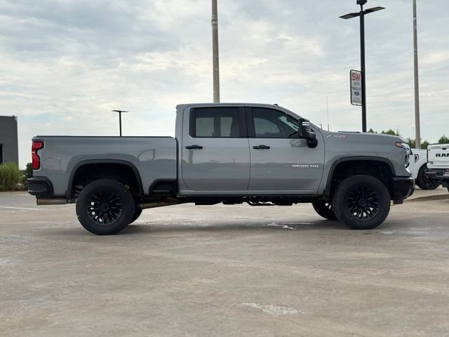 Used 2024 Chevrolet Silverado 2500 ZR2 w/ Technology Package AWD/4WD image 5