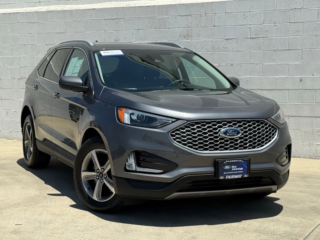 Certified 2024 Ford Edge SEL w/ Convenience Package AWD/4WD image 3