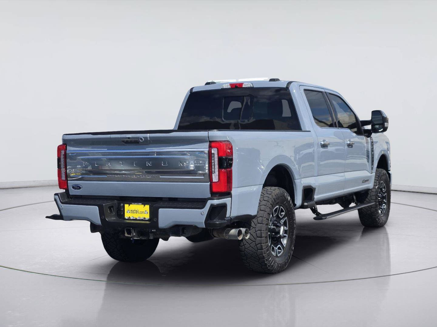 Certified 2024 Ford F250 Platinum w/ FX4 Off-Road Package AWD/4WD image 8