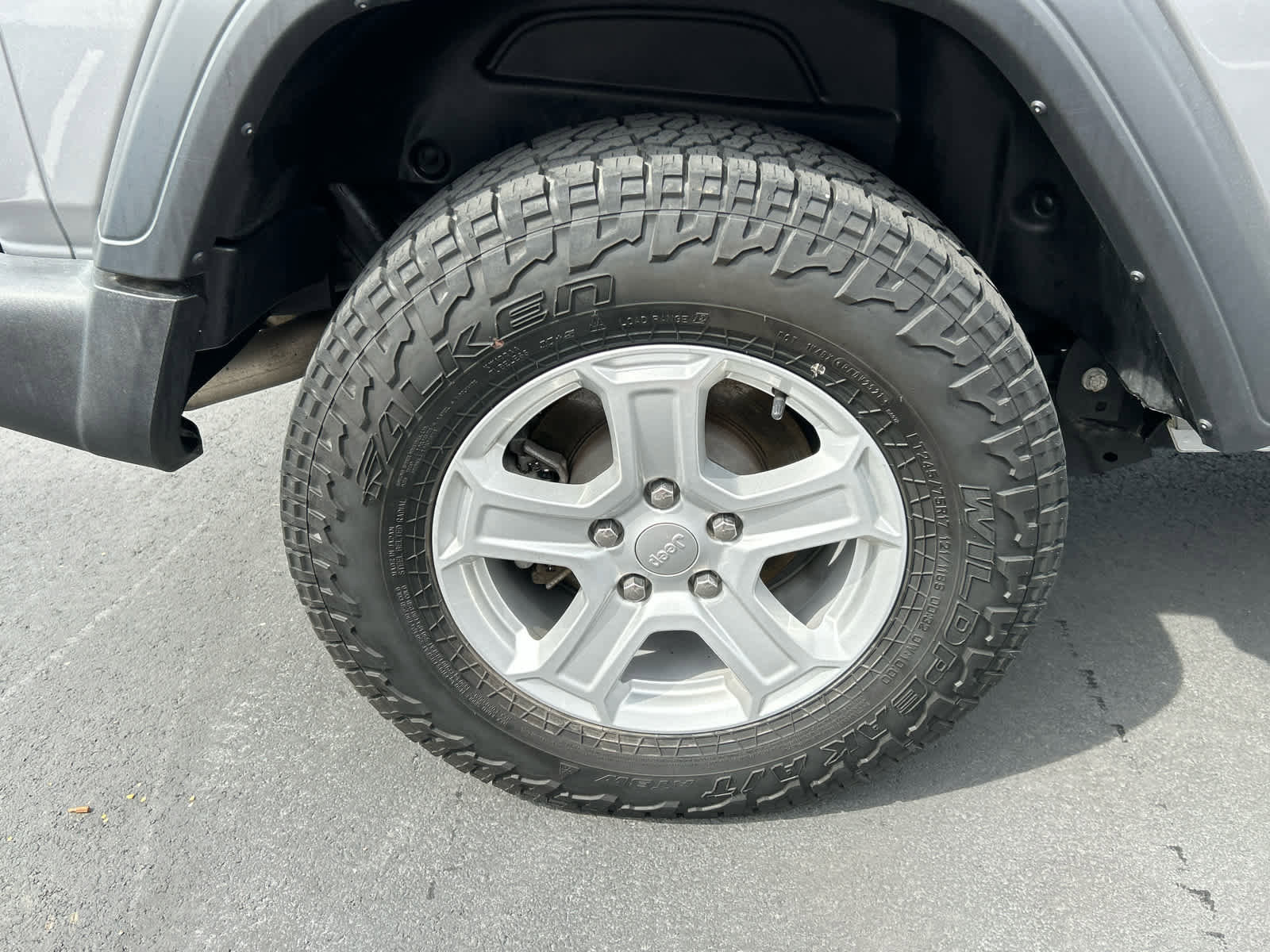 Used 2019 Jeep Wrangler Sport image 16