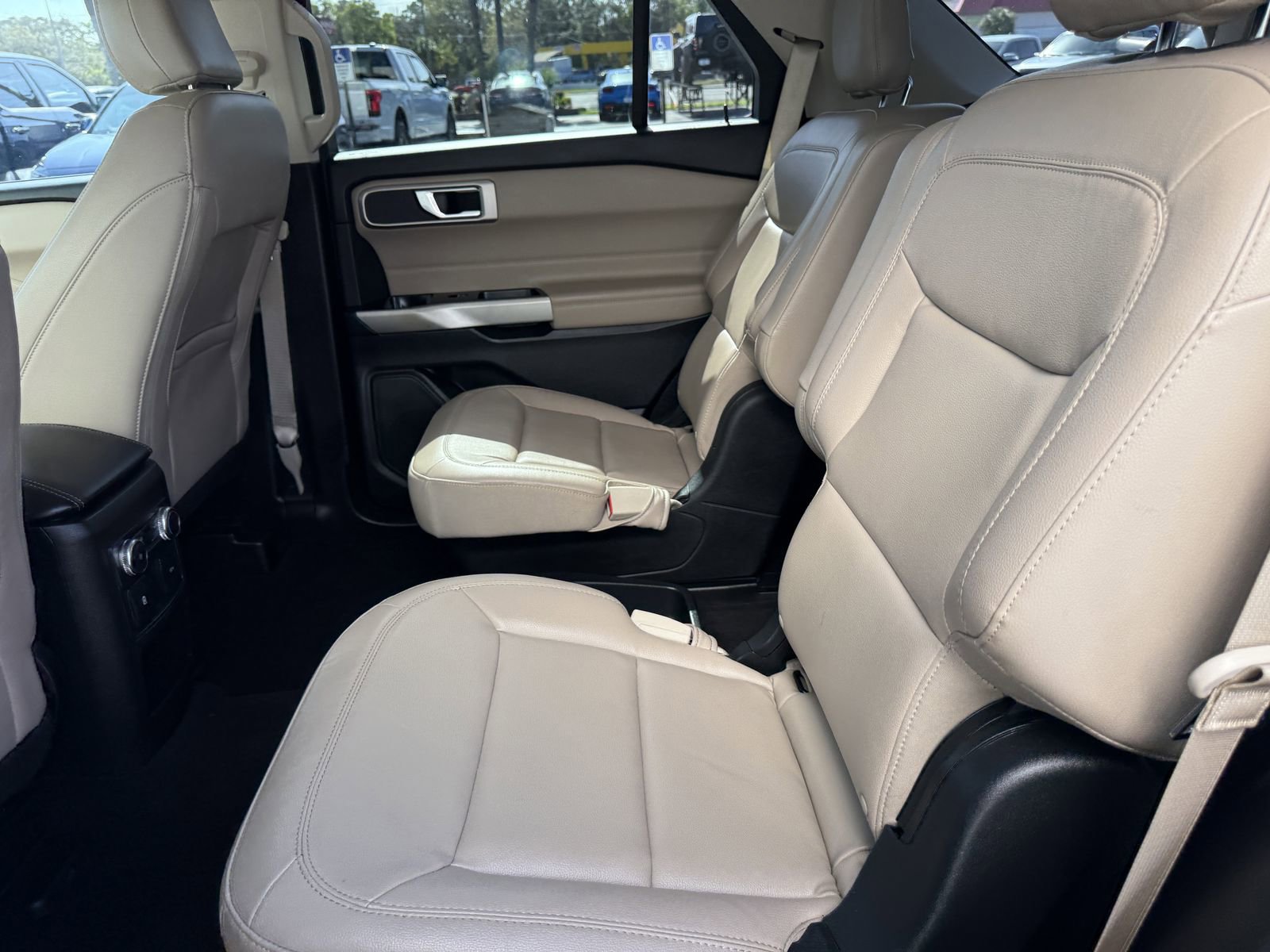 Certified 2021 Ford Explorer XLT w/ Equipment Group 202A image 15