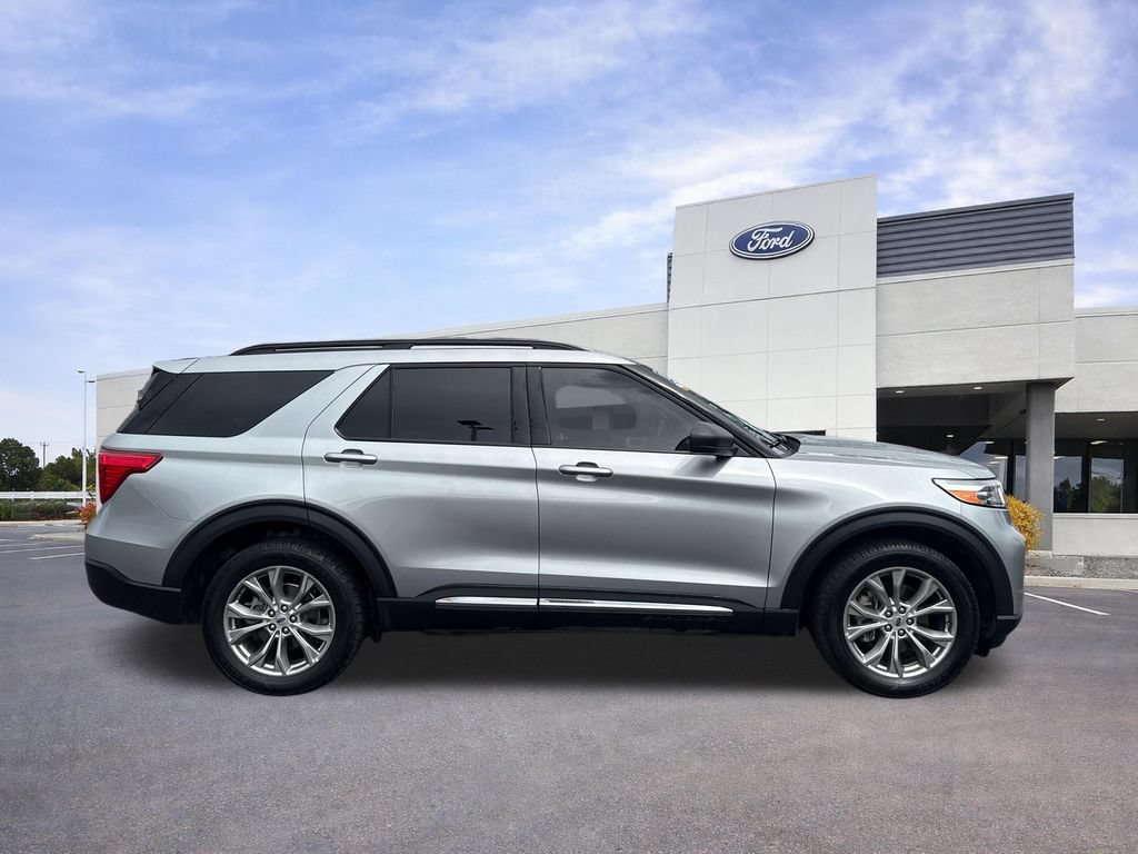 Certified 2023 Ford Explorer XLT w/ Equipment Group 202A AWD/4WD image 10