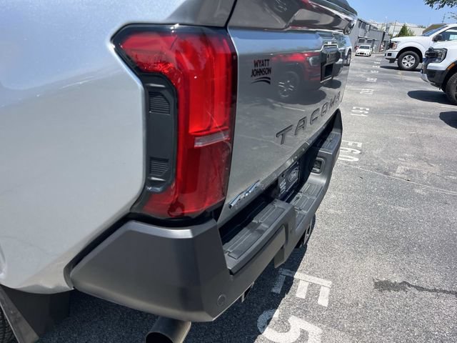 Used 2024 Toyota Tacoma SR w/ SR Upgrade Package AWD/4WD image 12