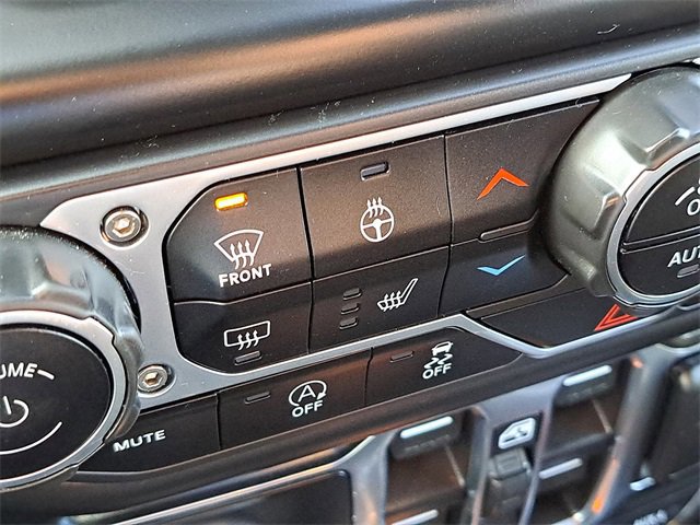 Used 2022 Jeep Wrangler Unlimited Sahara image 17