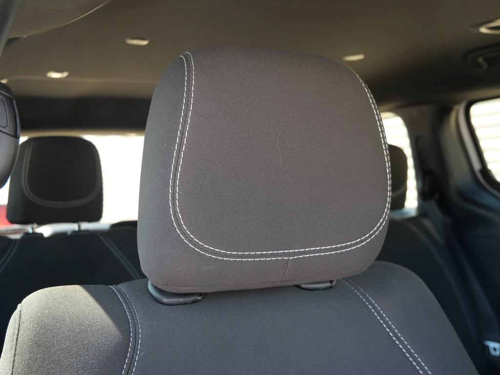 Used 2023 Chrysler Pacifica Touring FWD image 21