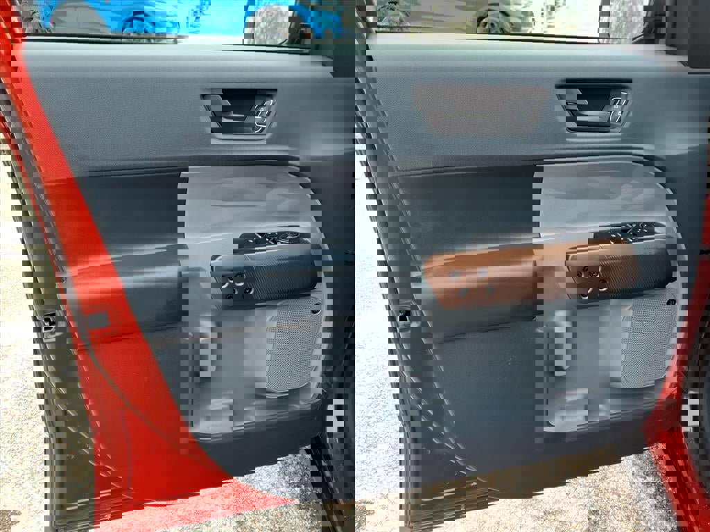 Certified 2023 Ford Maverick Lariat w/ Lariat Luxury Package image 14