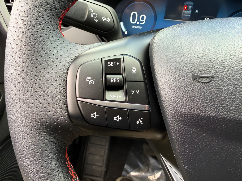 Certified 2025 Ford Escape ST-Line Elite w/ Premium Technology Package AWD/4WD image 18