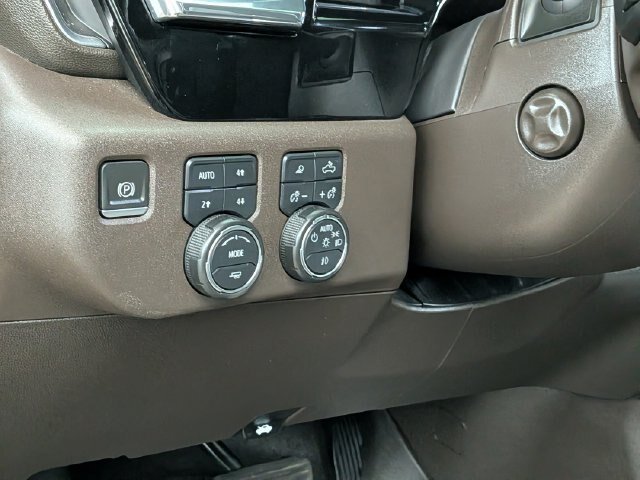 Used 2023 Chevrolet Silverado 1500 LTZ AWD/4WD image 13