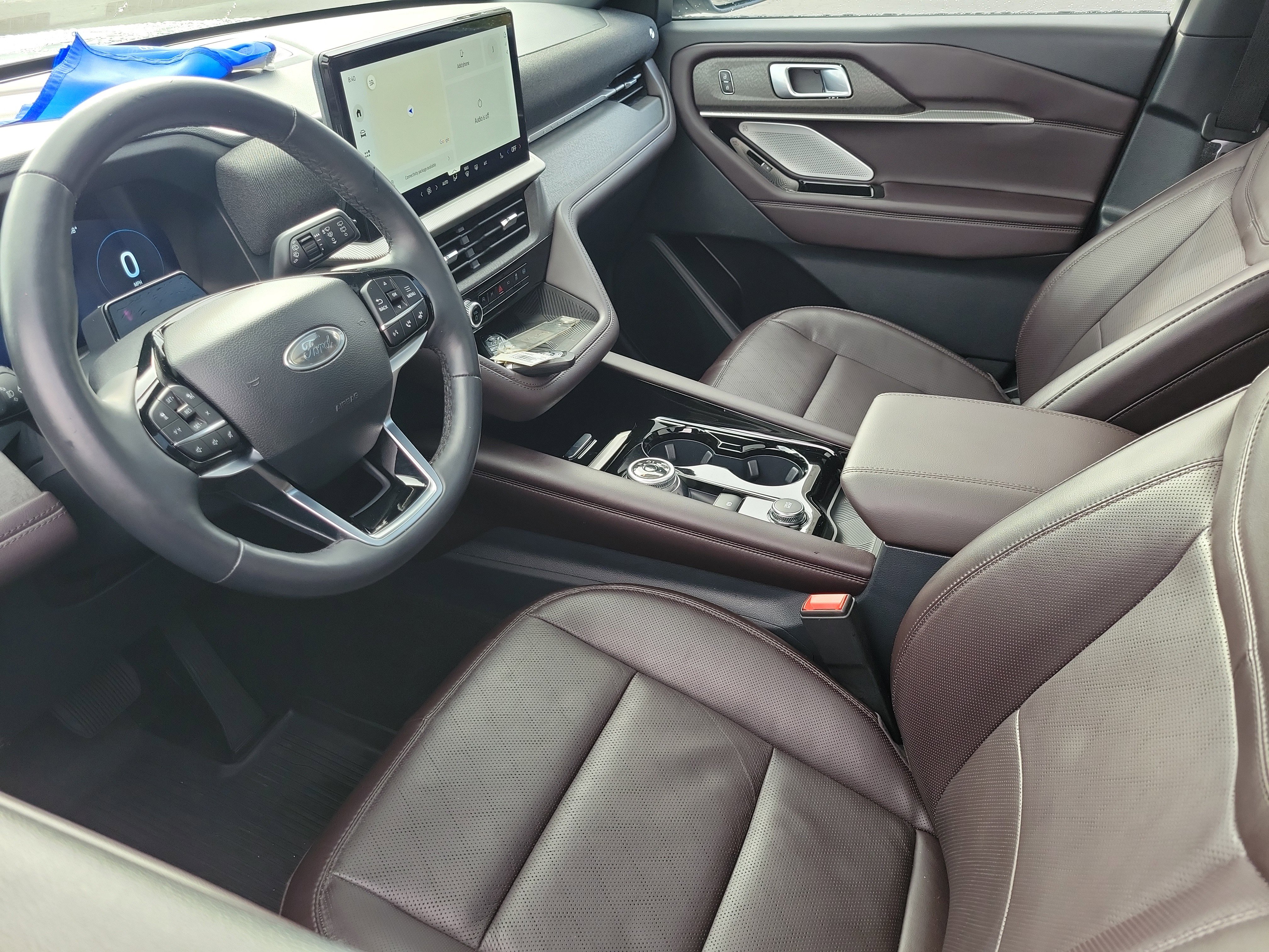Certified 2025 Ford Explorer Platinum AWD/4WD image 3