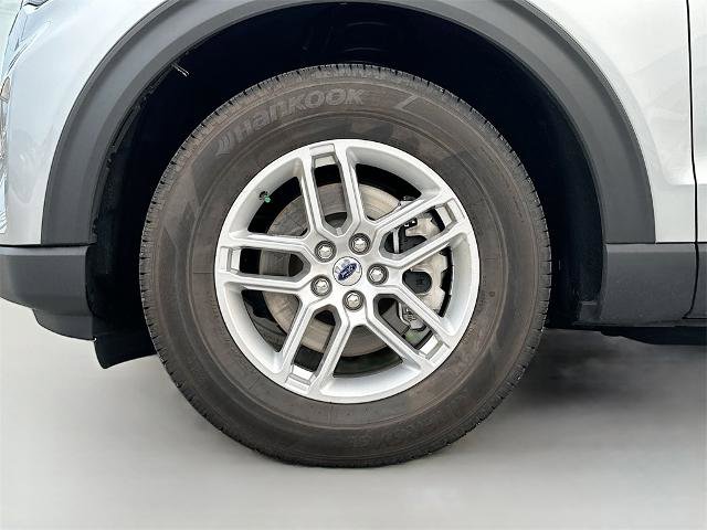 Certified 2025 Ford Explorer Active image 3