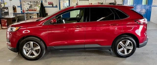 Certified 2024 Ford Edge SEL w/ Convenience Package AWD/4WD image 3