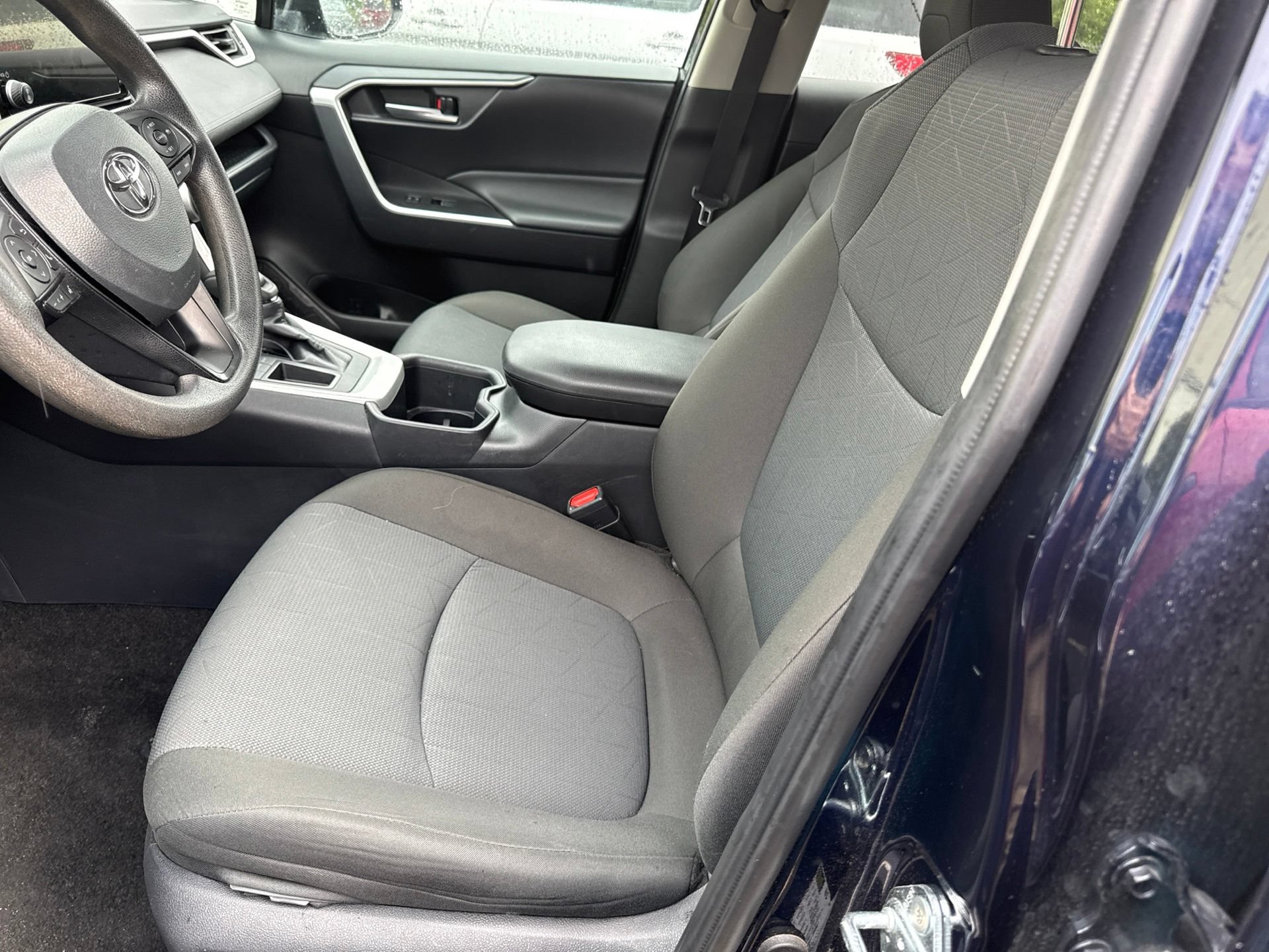 Used 2025 Toyota RAV4 XLE FWD image 16