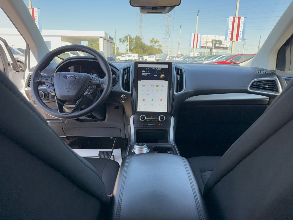 Certified 2022 Ford Edge SE w/ Black Appearance Package AWD/4WD image 26