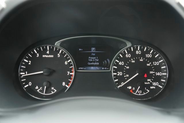 Used 2020 Nissan Pathfinder SV image 23