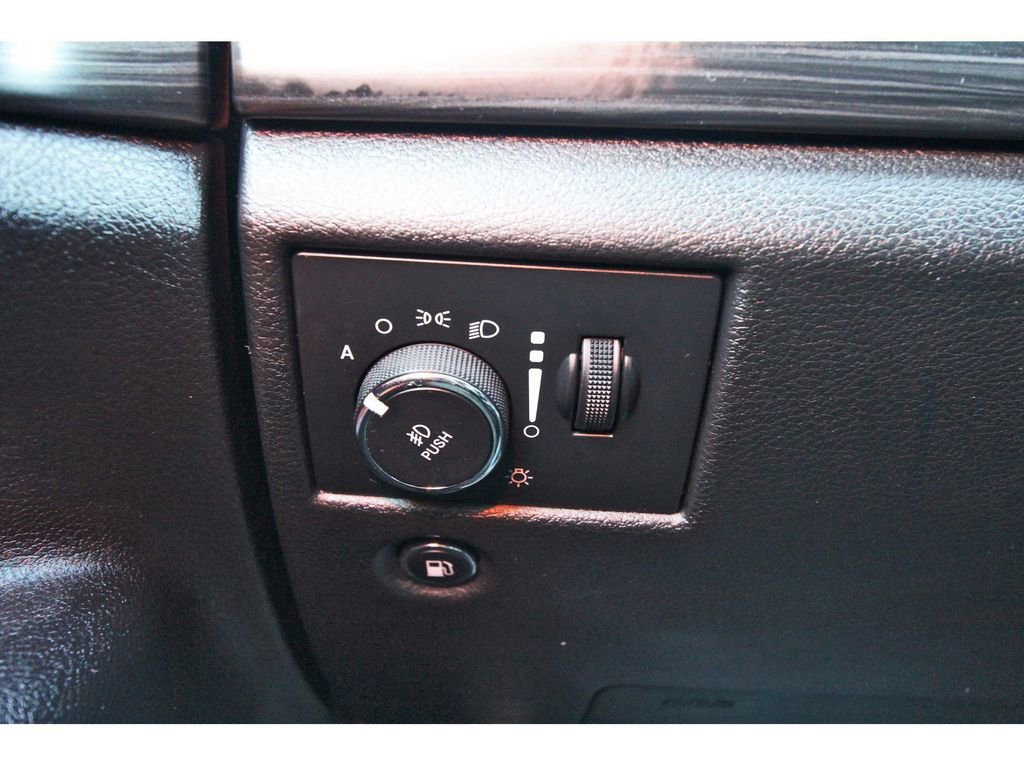 Used 2020 Jeep Grand Cherokee Laredo w/ 18" Wheel & 8.4" Radio Group image 19