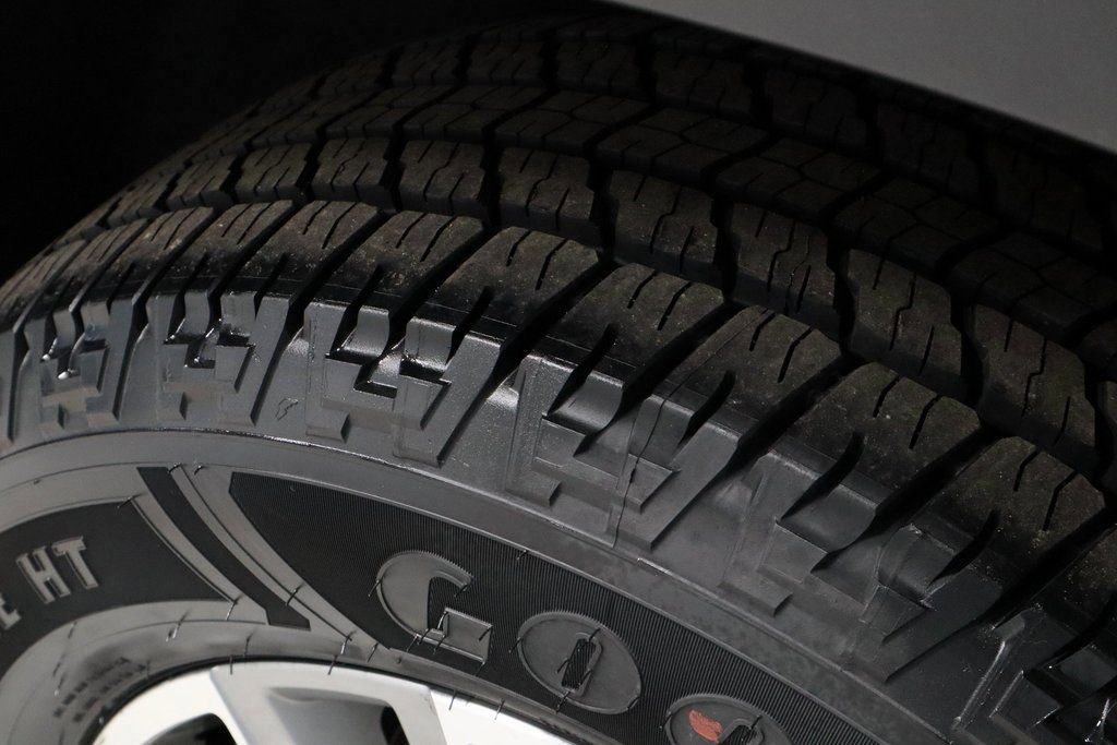 Used 2023 Chevrolet Traverse LT w/ LPO, Floor Liner Package image 20