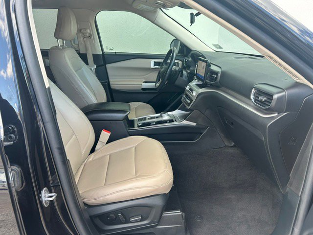 Certified 2021 Ford Explorer XLT w/ Equipment Group 202A RWD image 14