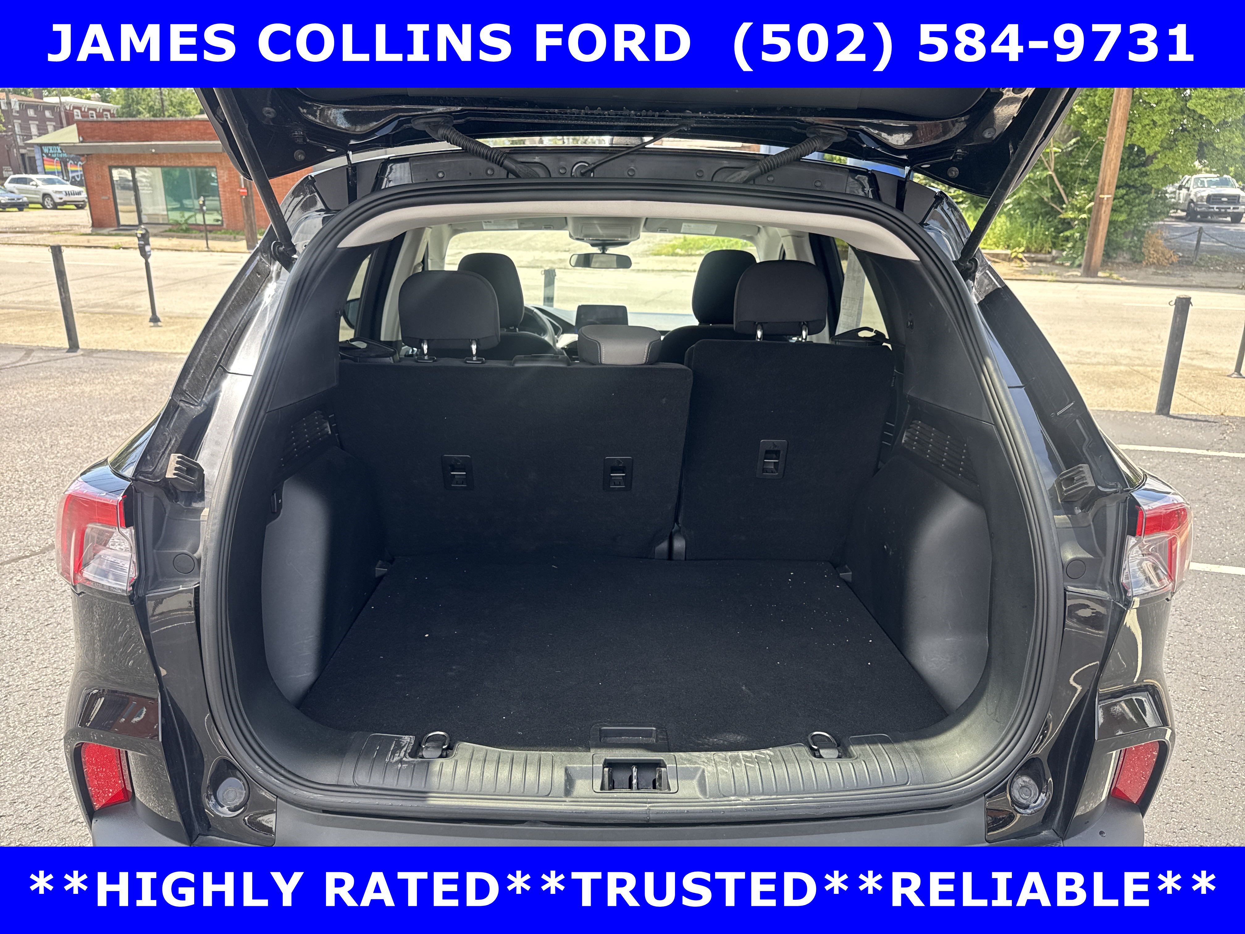 Certified 2022 Ford Escape SE w/ Cold Weather Package AWD/4WD image 13
