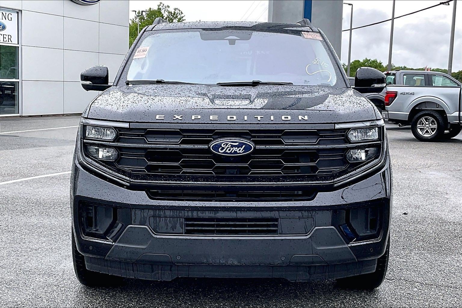 Certified 2025 Ford Expedition Active RWD image 2