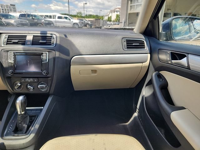 Used 2017 Volkswagen Jetta SE FWD image 10