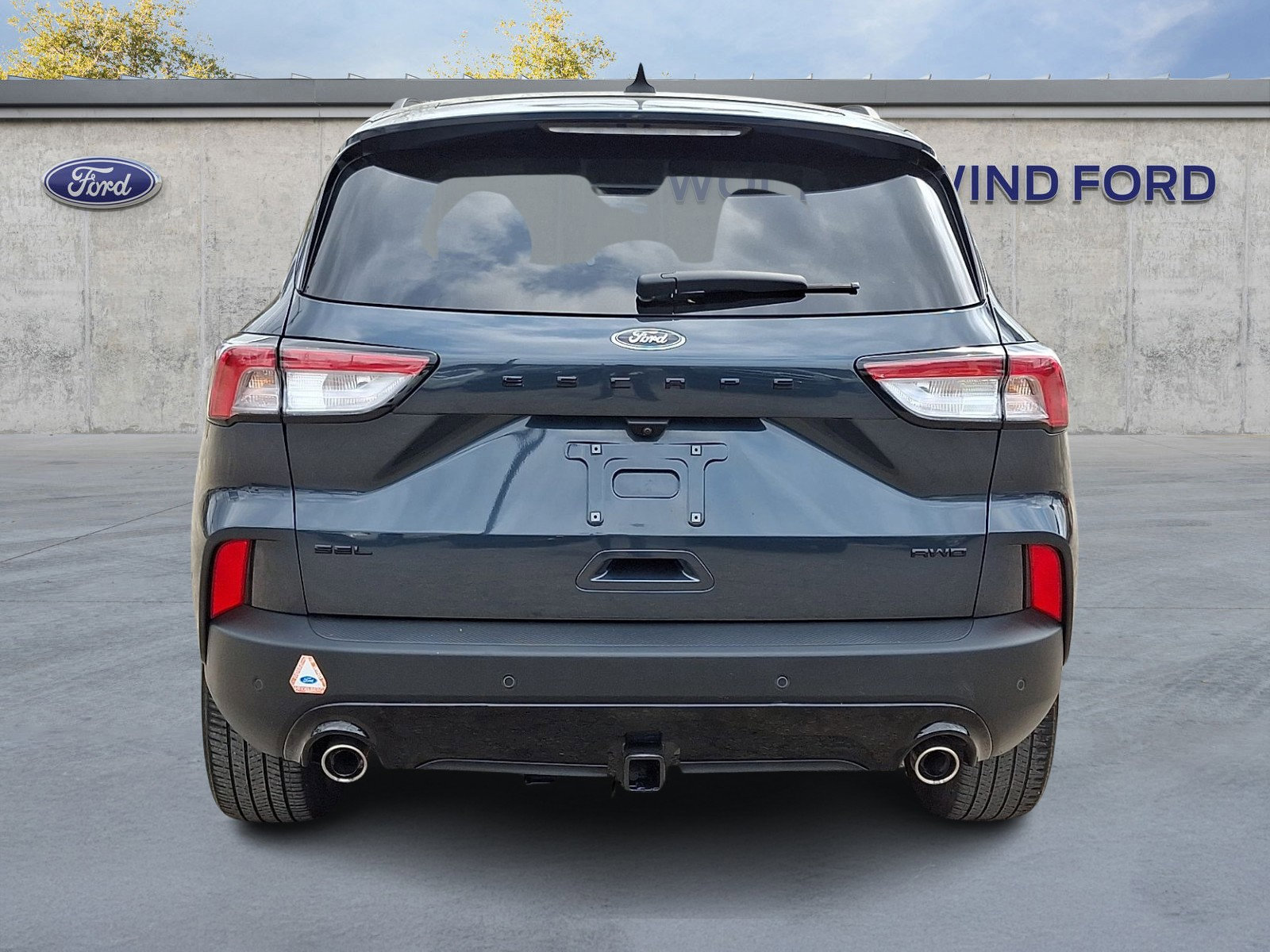 Certified 2022 Ford Escape SEL w/ SEL Stealth AWD Package image 3