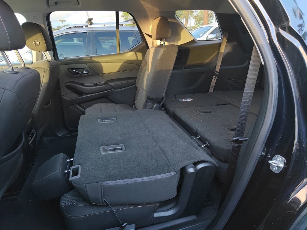 Used 2020 Chevrolet Traverse LS image 16