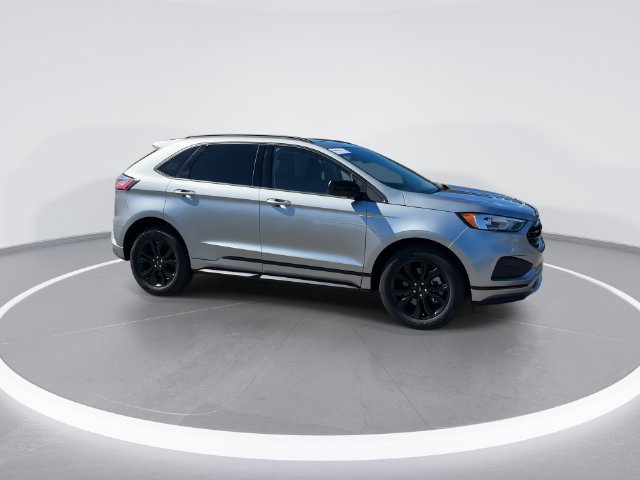 Certified 2024 Ford Edge SE w/ Black Appearance Package AWD/4WD image 8