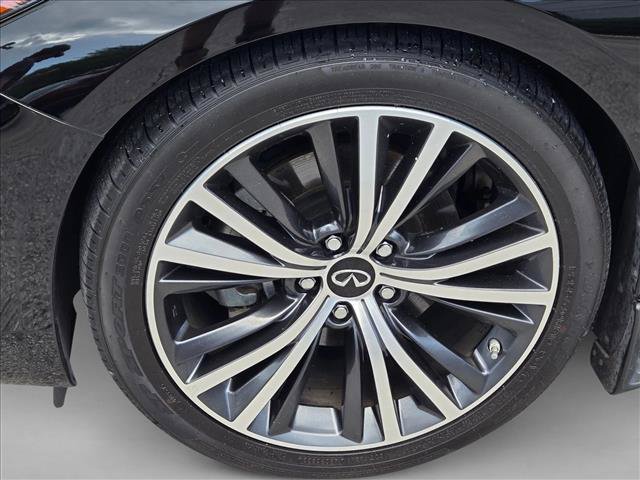 Used 2022 INFINITI Q60 3.0t Luxe w/ Essential Package RWD image 21