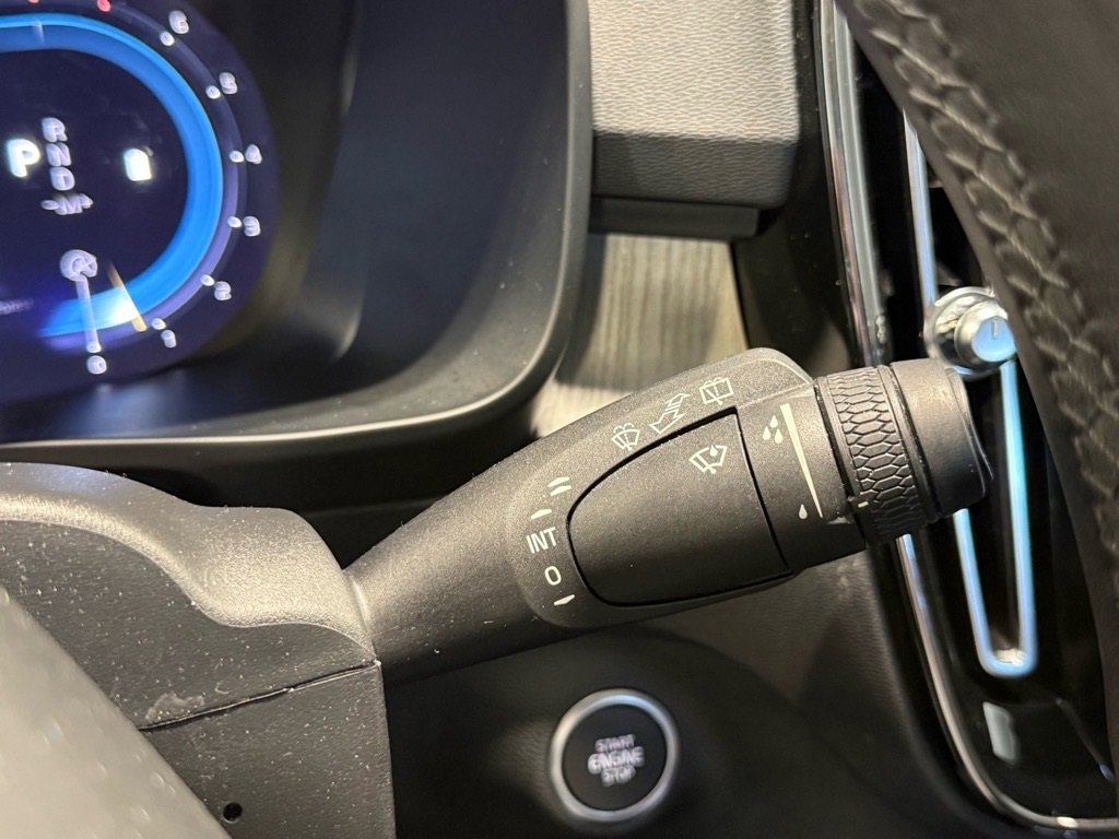 Used 2023 Volvo XC40 B5 Plus w/ Protection Package Premier image 20