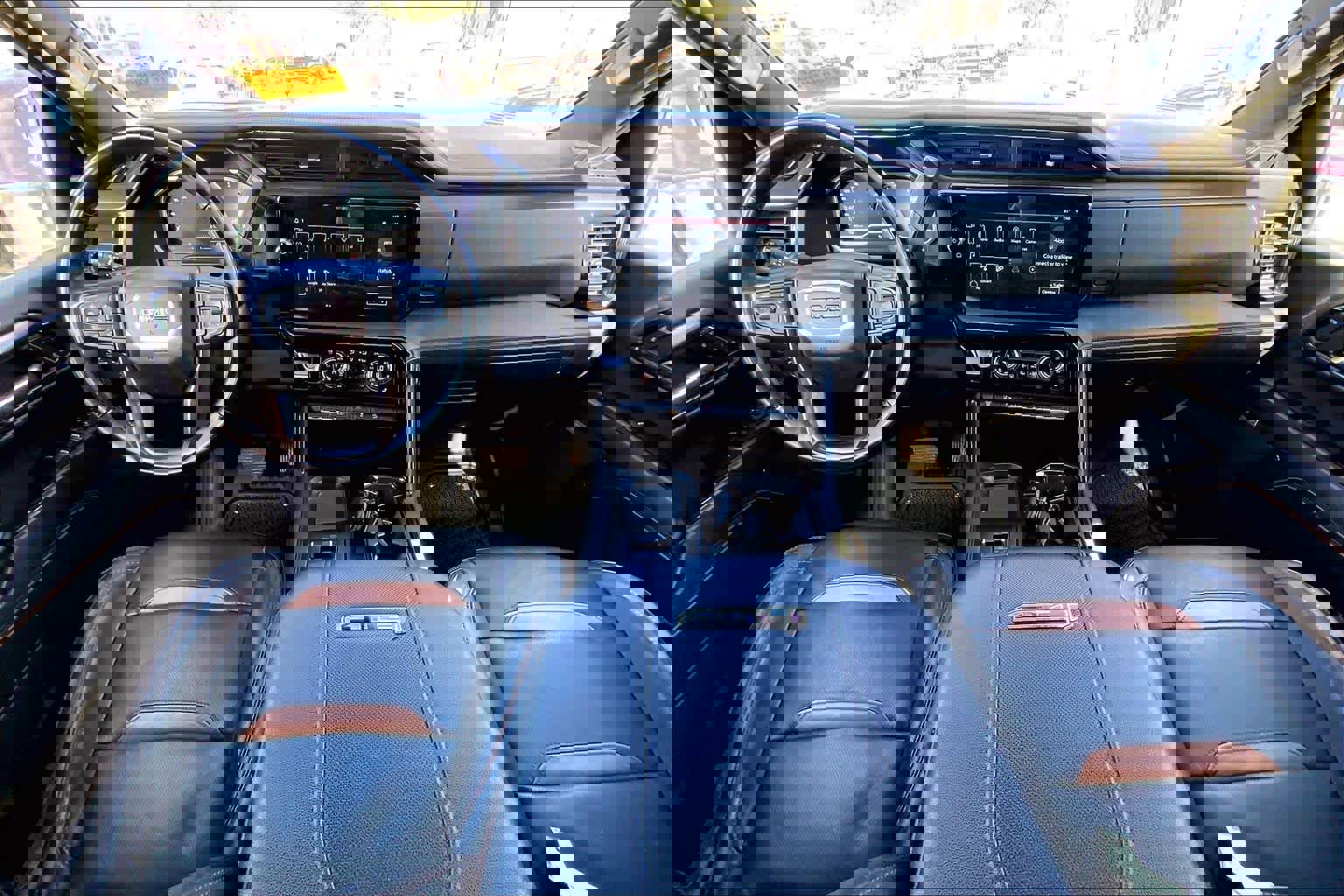 Used 2024 GMC Sierra 2500 AT4 w/ Technology Package image 14