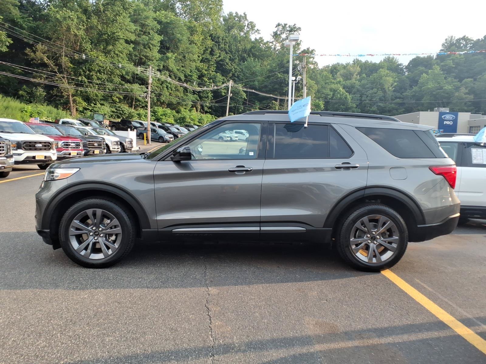 Certified 2023 Ford Explorer XLT w/ Equipment Group 202A AWD/4WD image 5