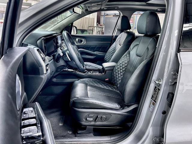 Used 2023 Kia Sorento SX AWD/4WD image 12
