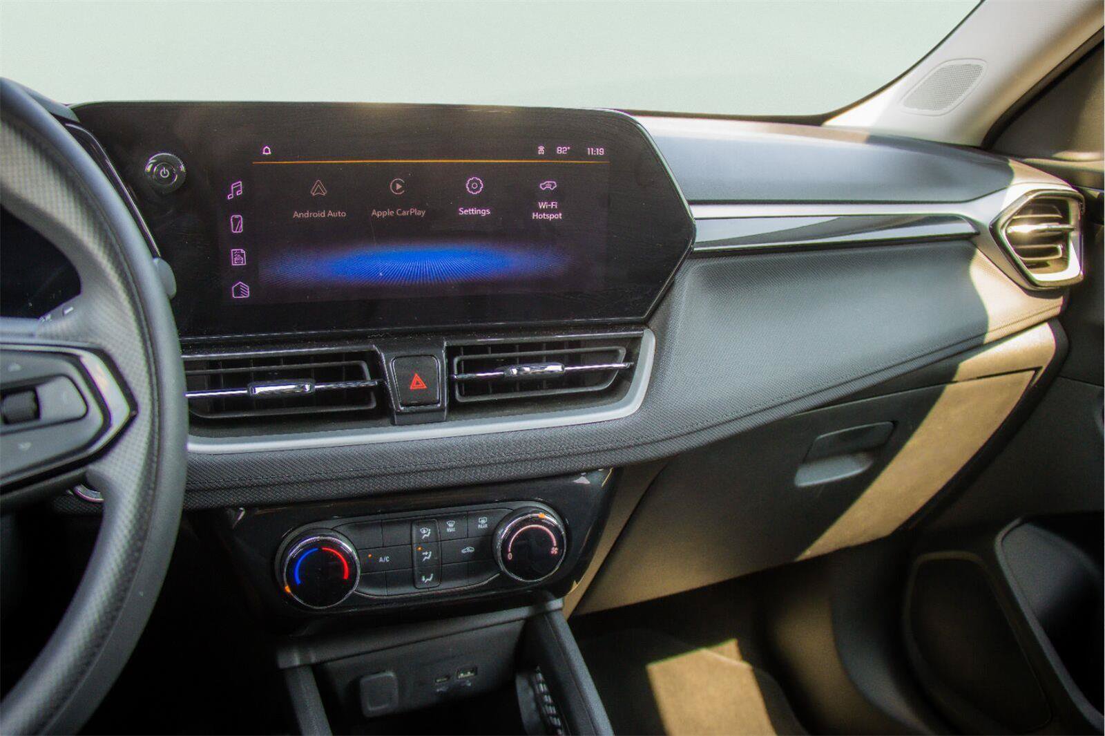 Used 2025 Chevrolet TrailBlazer LT FWD image 11