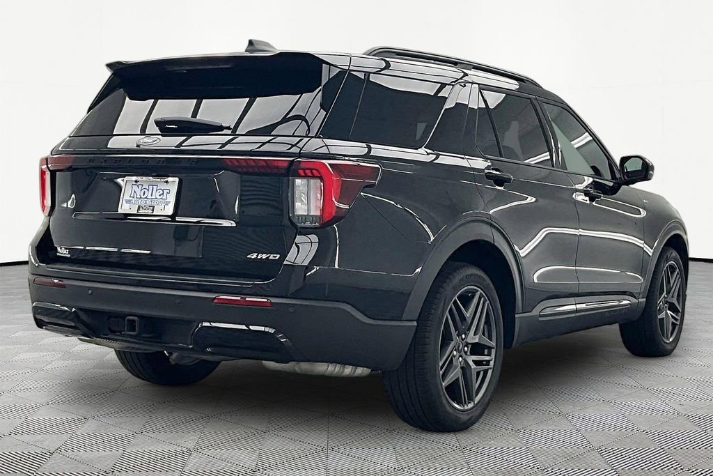 Certified 2025 Ford Explorer ST-Line w/ ST-Line Street Pack AWD/4WD image 2