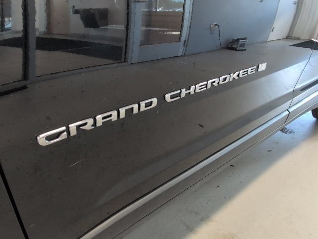 Used 2023 Jeep Grand Cherokee L Limited w/ Luxury Tech Group II AWD/4WD image 10