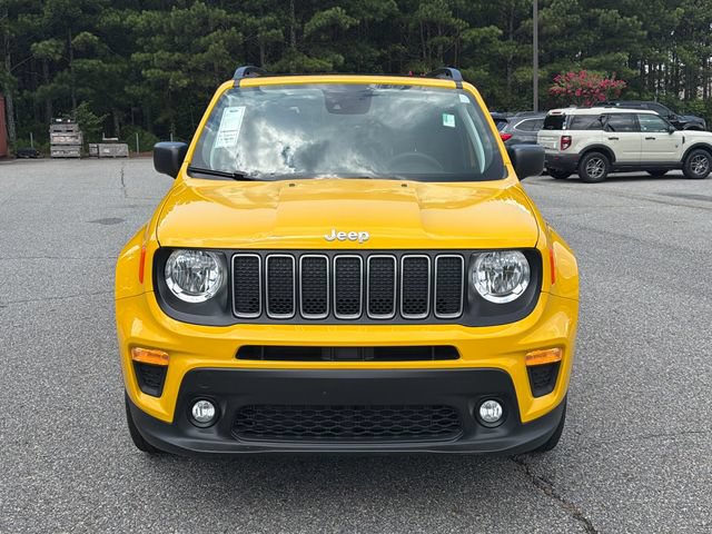 Used 2023 Jeep Renegade Latitude w/ Sun & Fun Group AWD/4WD image 2