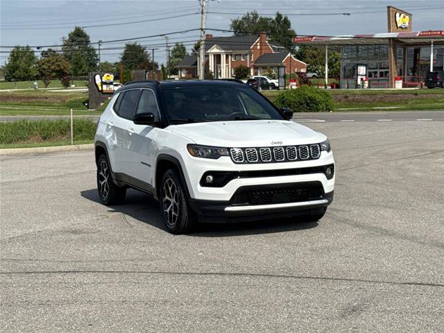 Used 2024 Jeep Compass Limited AWD/4WD image 3