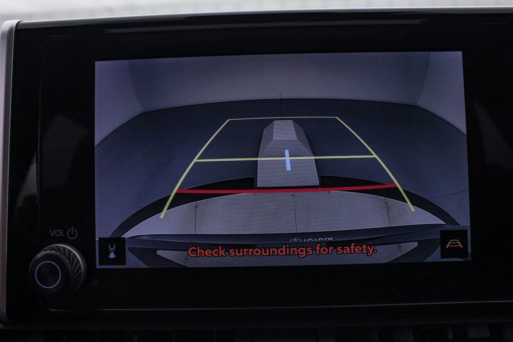 Used 2023 Toyota RAV4 SE image 16